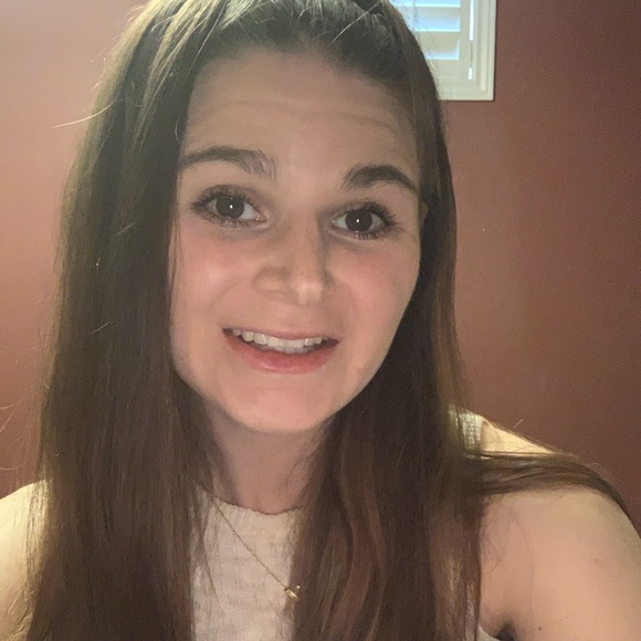 Meet your Posher, Vanessa - Picture 2 of 2